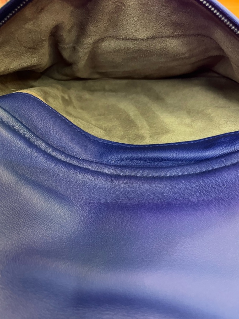 Bottega Veneta Nappa Intrecciato Lambskin Turn Lock Clutch Bag - Picture 12 of 14